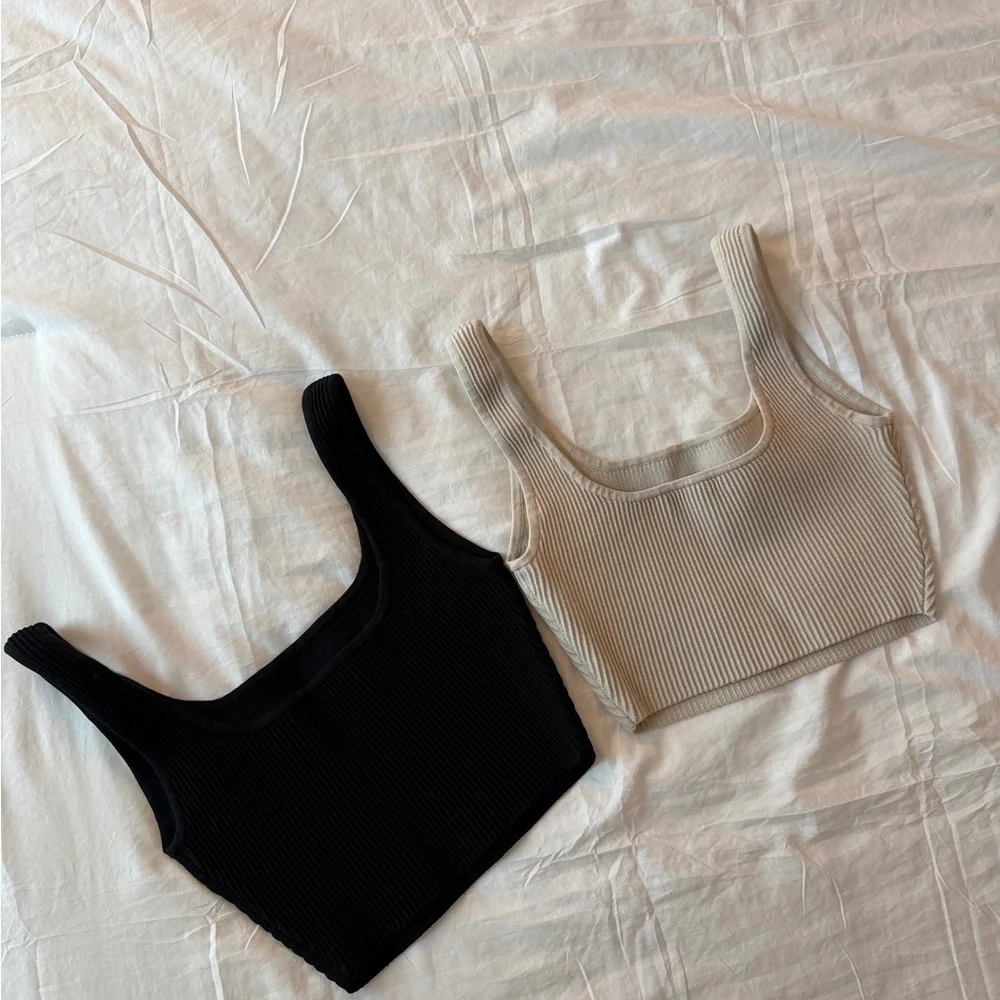 Aritzia Babaton Ribbed Knit Contour Crop Tops - Black and Cream - Picture 2 of 5